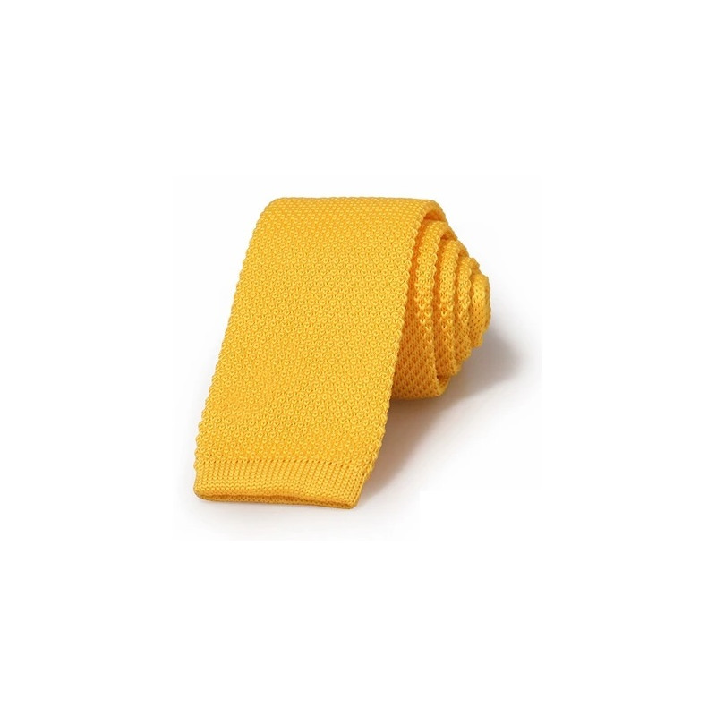 Cravate tricot de soie jaune savane