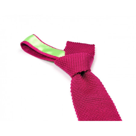 Cravate fushia amoureusement tricotée, vue 2