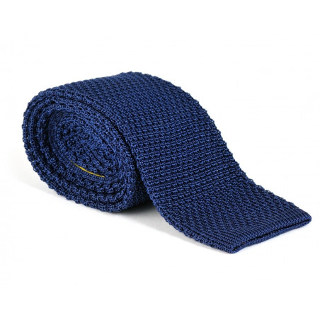 Cravate tricot de soie d'un bleu marin