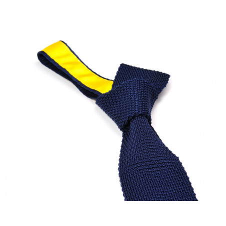 Cravate tricot de soie d'un bleu marin, vue 2